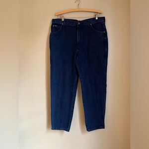 Vintage chic dark blue mom jeans 80’s high risee straight leg
Authentic